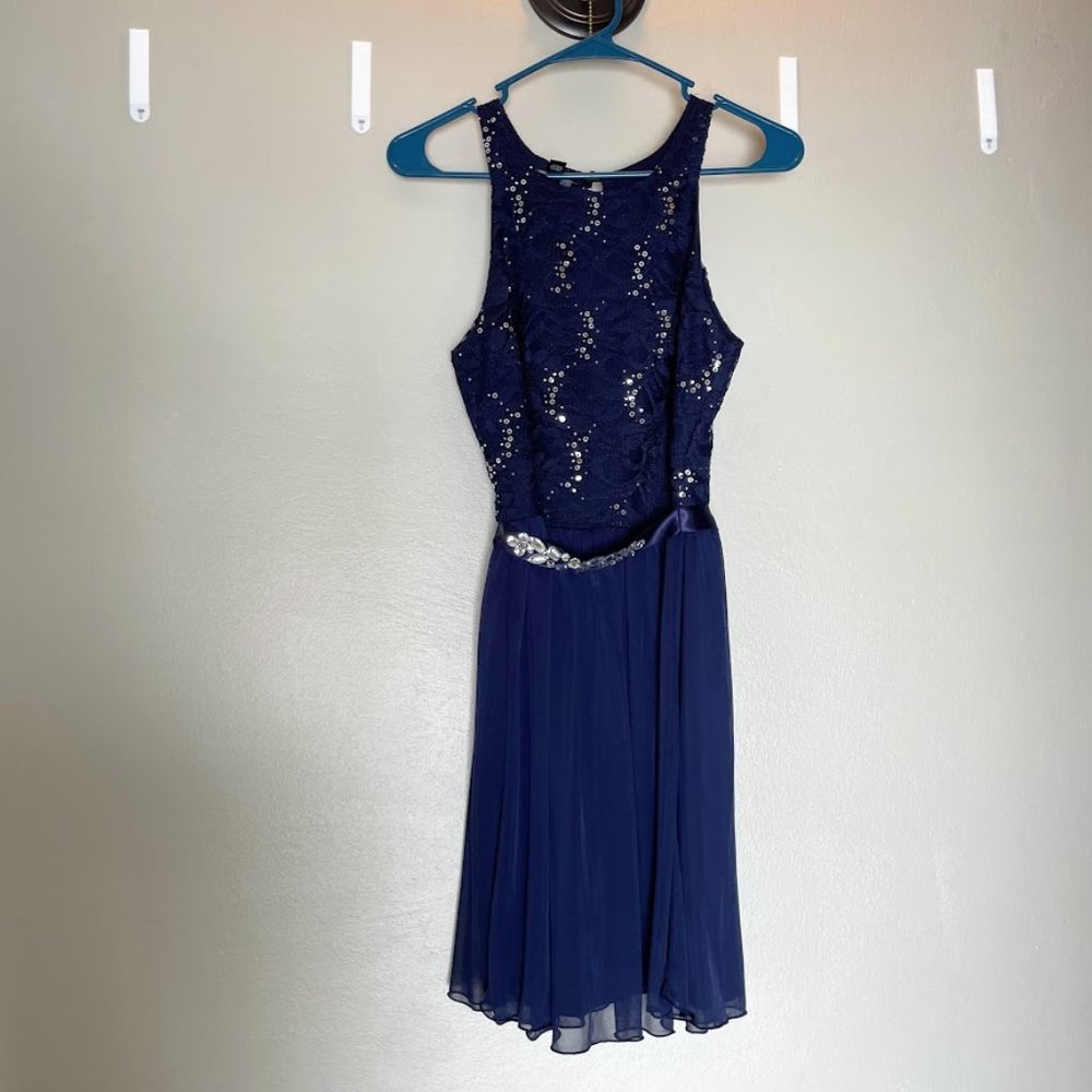 Navy blue homecoming dress (junior 7)